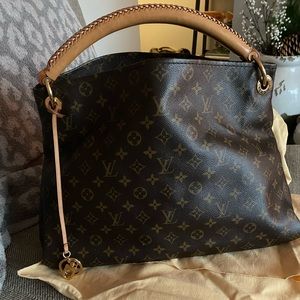 Louis Vuitton Monogram Artsy MM Handbag
